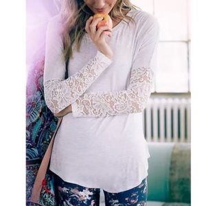 Anthro Bordeaux long lace sleeve top Violet